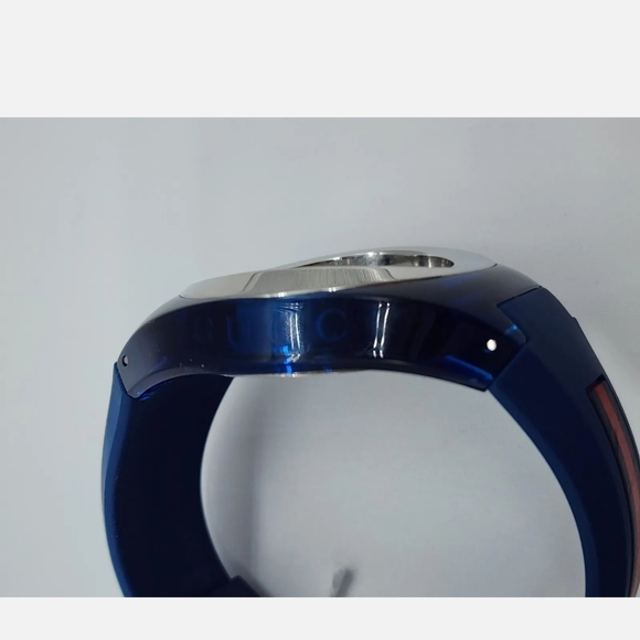 - GUCCI ELECTRIC BLUE WATCH ⌚️ 💙 - Picture 7 of 9